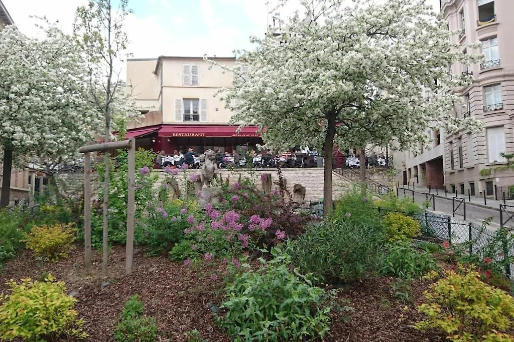 Excellent Appart Totalement Renove Paris France